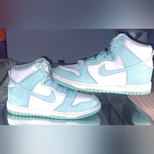 Nike Dunk High Women Size 5Y